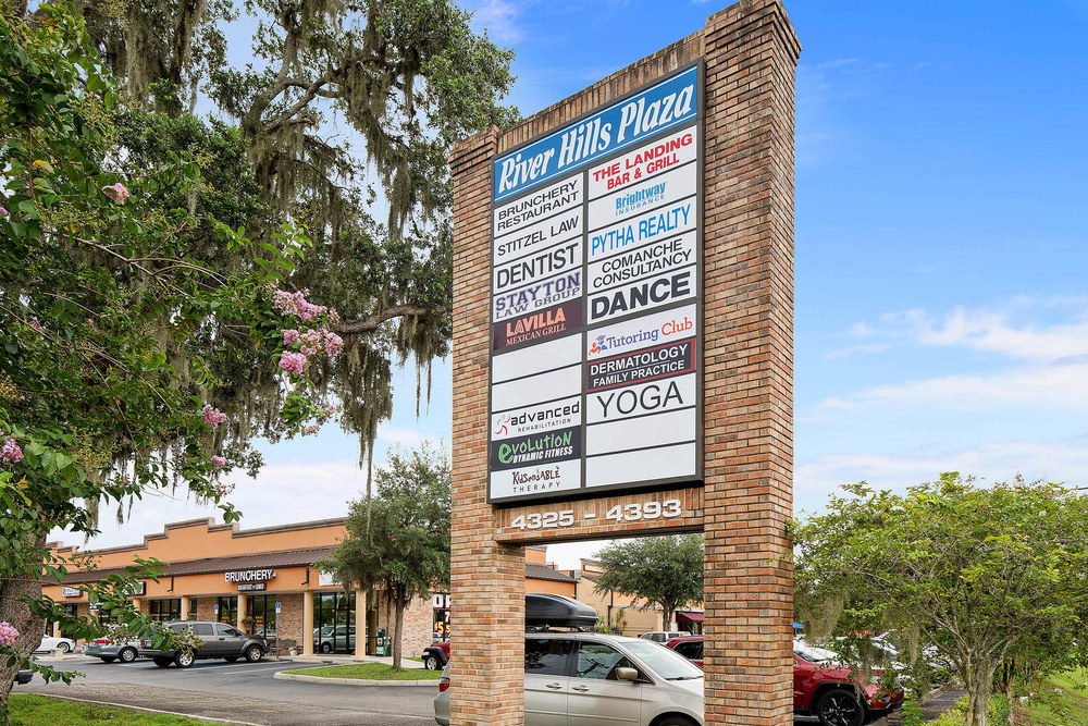 Fishhawk Area Riverhills Plaza Medical / Professional Office